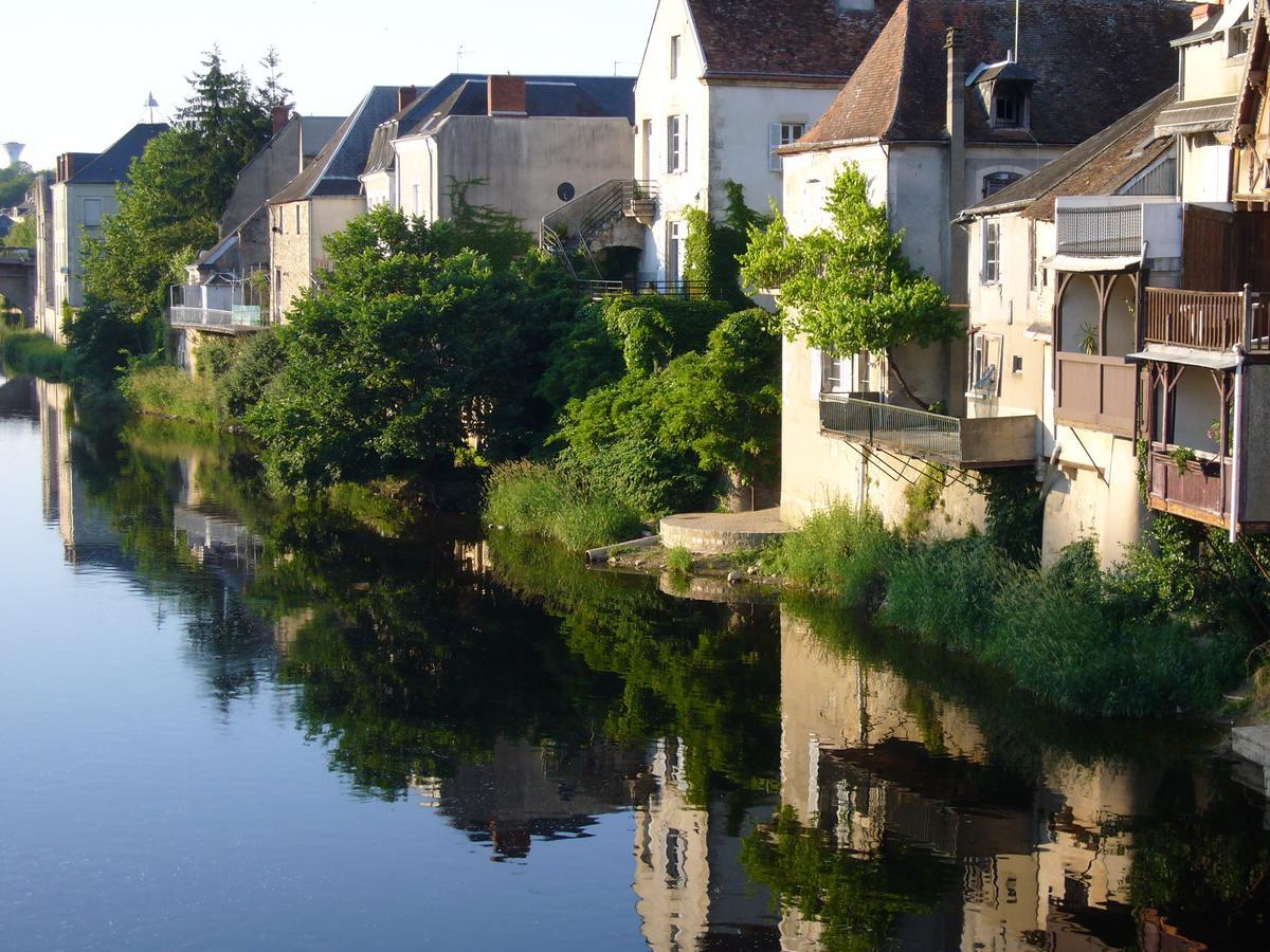 Le Canard Au Parapluie Rouge Bed & Breakfast Célon Eksteriør bilde