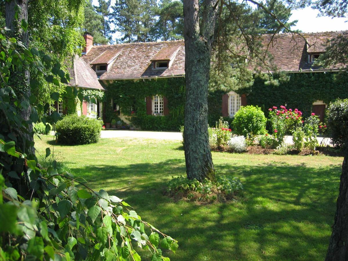 Le Canard Au Parapluie Rouge Bed & Breakfast Célon Eksteriør bilde
